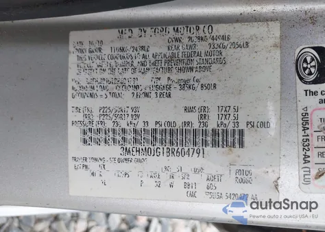 2011 Mercury Milan Premier z USA, uszkodzony, nr VIN 3MEHM0JG1BR604791